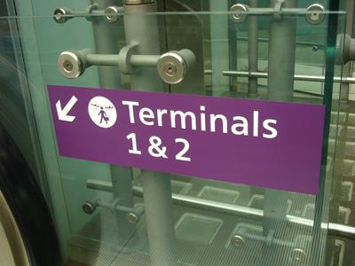 イギリスハイライト8日間:1日目(成田→ロンドン→エジンバラ)