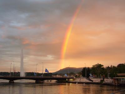 レマン湖にかかる虹