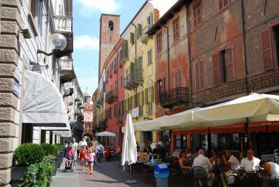 北イタリア　風景と食の旅（８）～美食の町アルバ