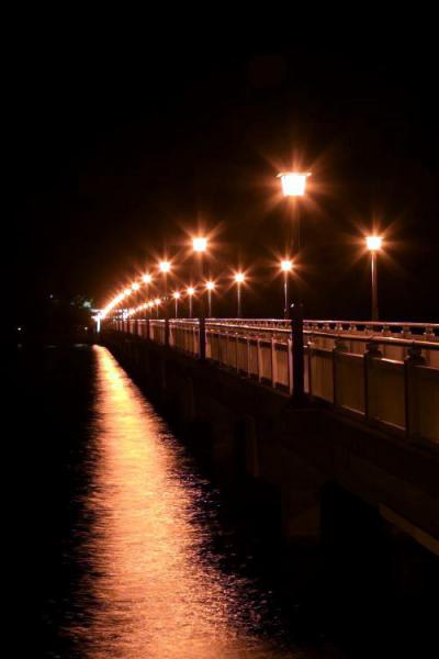 小さな旅●蒲郡 3 あかりの灯る竹島 海にかかる竹島橋