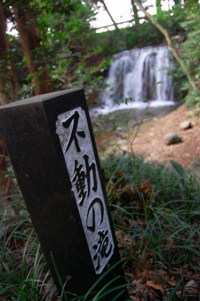 滝沢神社。 