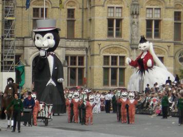 イーペル　ネコ日和