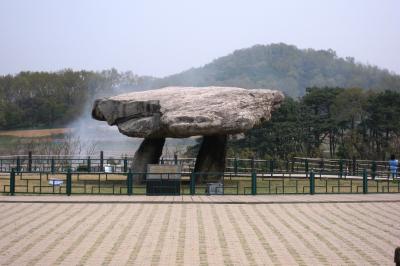 2009春、韓国紀行19(3/37)：4月30日(1)：路線バスで新村からカンファドへ、世界遺産の支石墓
