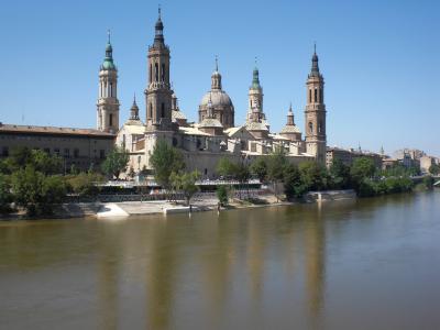 サラゴサはエブロ河畔に開けたスペイン第５の街