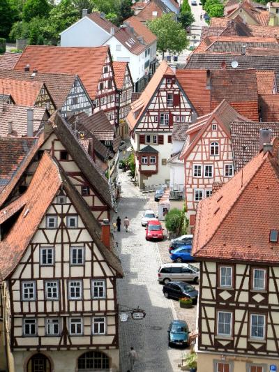 古城街道の美しき中世の町、バート・ヴィンプフェン
