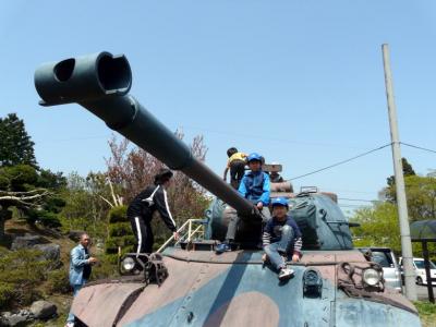 ０４．板妻駐屯地 創立４７周年 記念行事　ＰＸでの昼食　装備品展示　資料館開放　チビッ子広場