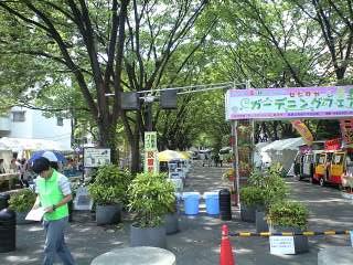 東京都世田谷　移動販売クレープ　ケータリングカー出店　ガーデニングフェア