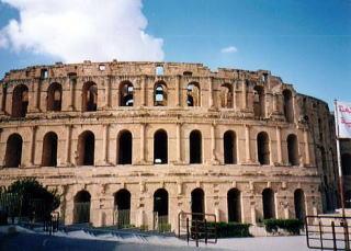 チュニジア・東欧旅行記７（ドゥーズ～スース）