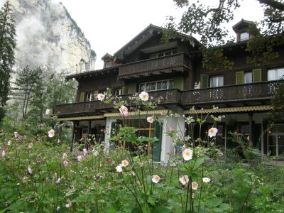 スイスの旅ＮＯ９　ﾄｩﾙﾒﾝﾊﾞｯﾊの滝・ｼｭﾀｰﾌﾊﾞｯﾊの滝