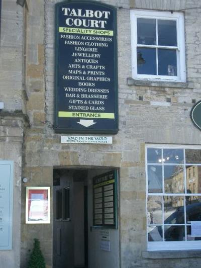 Stow-on-the-Wold はTalbot Court が面白い