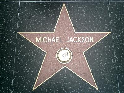 “キング・オブ・ポップ”マイケル・ジャクソンさんのHollywood Walk of Fame