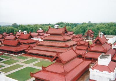 酷暑のミャンマーでまぼろしを見た。