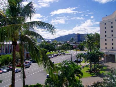 ケアンズ　―街、海、森―