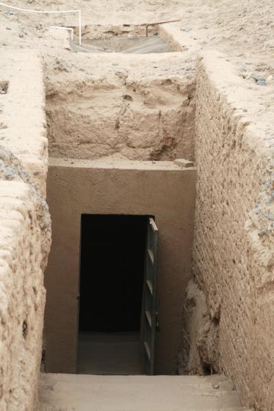 シルクロード　トルファン遺跡　仏像坐像　ですが　ｃ１８M 2411 シルクロードトルファン遺跡仏像坐像ですがc18M 2411