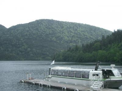 然別湖はしずかなおちついて湖