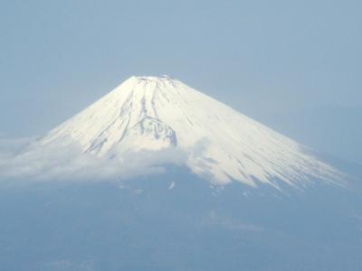 雲の切れ間から　少し見られた富士山