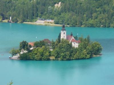 あこがれの蒼と緑の国へ　　スロヴェニア　ブレッド湖