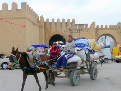 ka03チュニス広場の朝市風景 in ケロアン