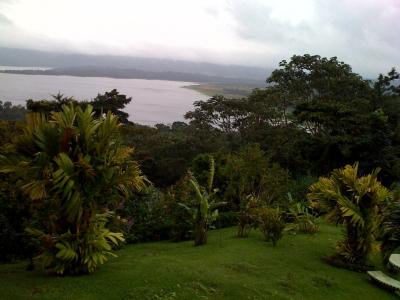 コスタリカ　温泉とジャングルハイキング