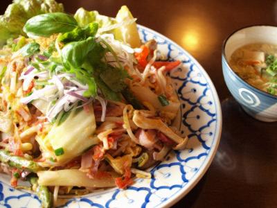 沖縄の素敵な花、食!fantastic flowers and food in Okinawa in Japan!