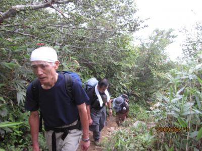 百名山６９座越後駒ケ岳・７０座平ケ岳連続登頂（３）駒の小屋へ。