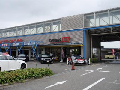 千葉県千葉市　クレープ移動販売ケータリングカー　レクサス