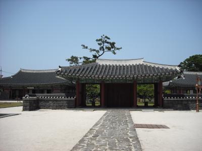  一人ぷらぷら韓国旅行９日目その3/済州島・東門市場～済州牧官衛・観徳亭・トルハンバンの原型？？」