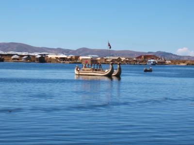 不思議の国ペルー（チチカカ湖へ）