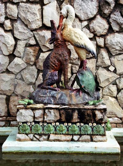 ポルトガル縦断の旅（5）カルダス・ダ・ライーニャのボルダロ社でカエルが浮き彫りになった大鉢を買い、この先3週間の旅を考えて気が重くなる。