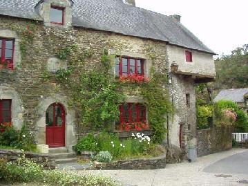 フランス ブルターニュ 日本で知られていない小さな村を訪ねて