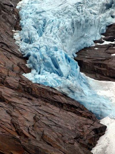 ノールフィヨルド　１　Nordfjord　　ヨスタデール氷河　Jostedalsbreen