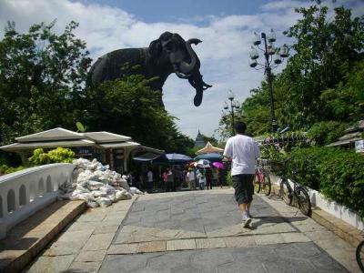 27日曜路線バス５１１番エラワン博物館へ