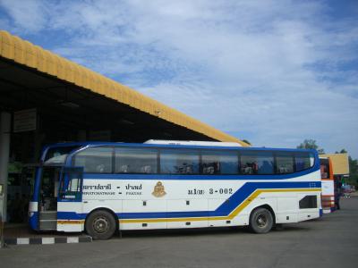 ウボンから国際バスでラオス・パクセー へ ~ その1 ~