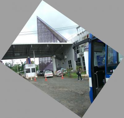 ウボンから国際バスでラオス・パクセーへ ~ その3 ~