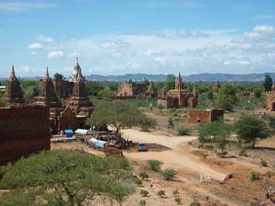 イラワジの畔の千仏千塔/バガン2日目