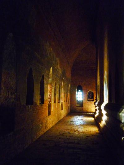 イラワジの畔の千仏千塔/バガン3日目