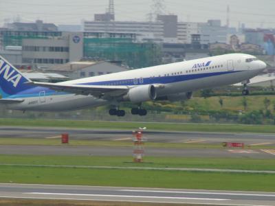 そういえば久しぶりに空港の展望台から飛行機を!!