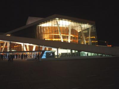 世界の建築シリーズ (4) ： コペンハーゲンとオスロのオペラハウス 1 − Operaen in Copenhagen & Oslo