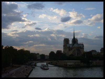 ■秋を待つノートルダム界隈（PARIS）