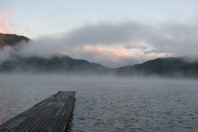北信州の旅　−１　朝霧の木崎湖