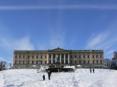 ノルウェー・オスロをぶらぶらと。。。　②王宮で護衛交代式を見る。