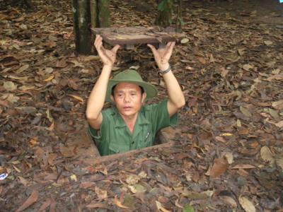 ベトナム進軍記 クチトンネル見学
