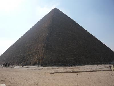 エジプト７　ギザ１（クフ王のピラミッド）