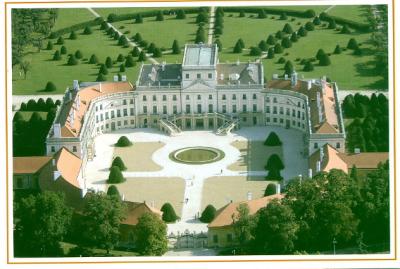 ハンガリーのベルサイユ　エステルハージ宮殿