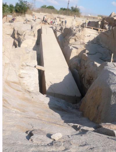 エジプト１５　アスワン１（切りかけのオベリスク）