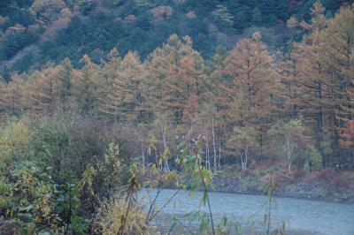 上高地・秋　霞沢岳