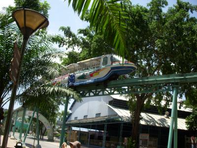 サイゴン→バンコク陸旅２　ようこそダムセン公園へ！