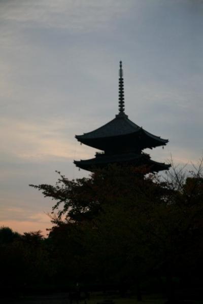 京都に集合！（3）　早朝散歩・日本最高の五重の塔の建つ・東寺（とうじ）