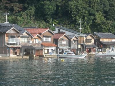 伊根の舟屋。日本にもこんなところがあったのです。