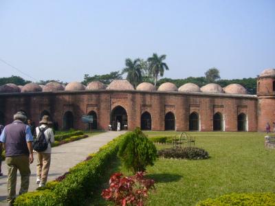 バングラデッシュ周遊の旅・・・No8 サイト・グンバス・モスク、カーン・ジャハーン廟、９モスク
